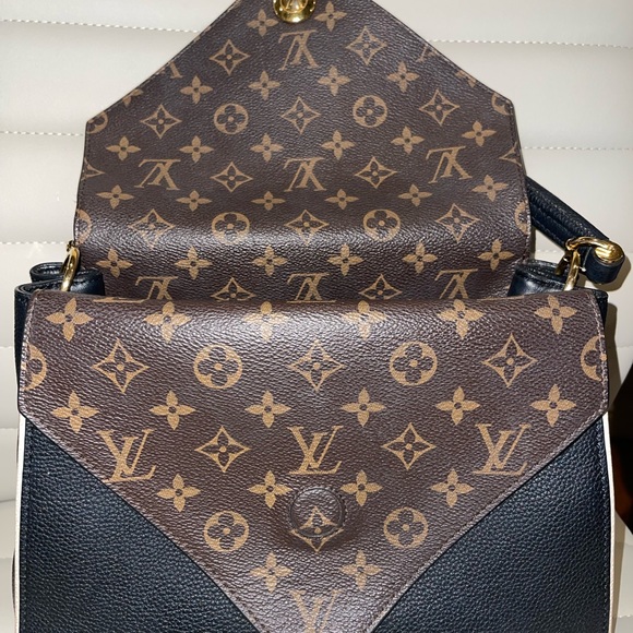 100% Authentic Louis Vuitton Double V Noir handbag Great Condition - Picture 5 of 10